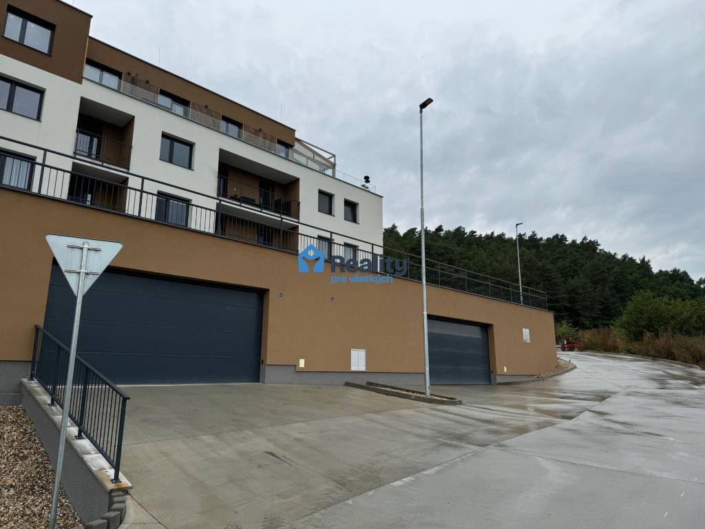 Prenájom veľký byt 50m2 + terasa 55m2 NOVOSTAVBA, Považská B