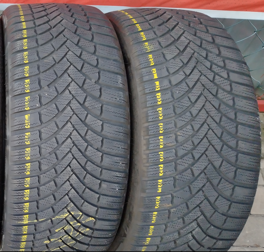 2ks. Zimné Pneumatiky BRIDGESTONE 225/40R18 92V