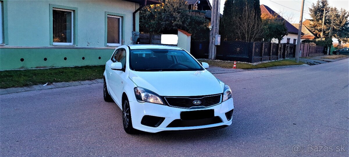 Kia Ceed 1.6 Crdi White/Line 2011.