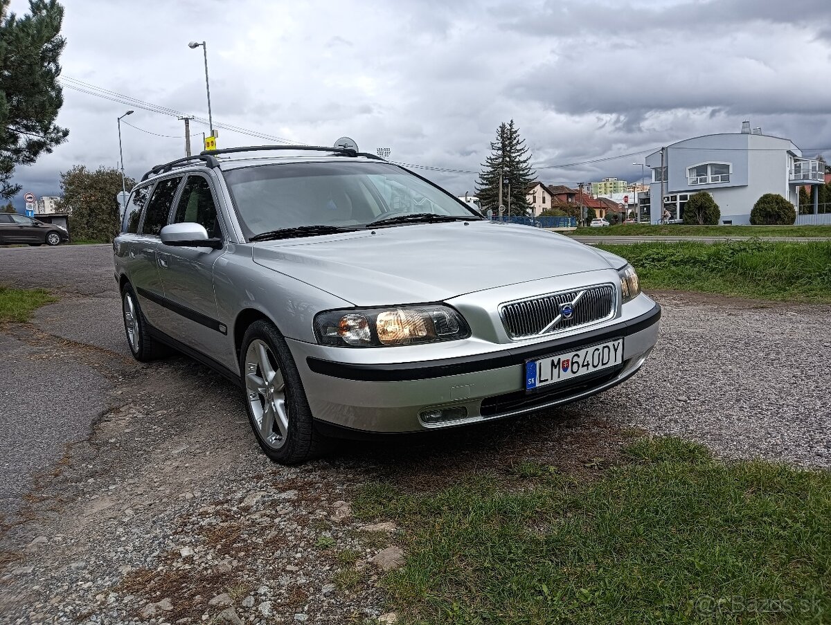 Volvo V70 D5