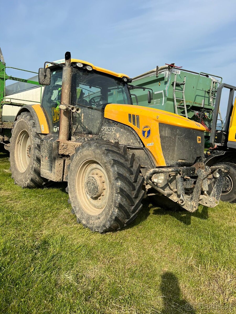 Predám JCB Fastrac 7230. Rok 2013 . Cca 20000mth.