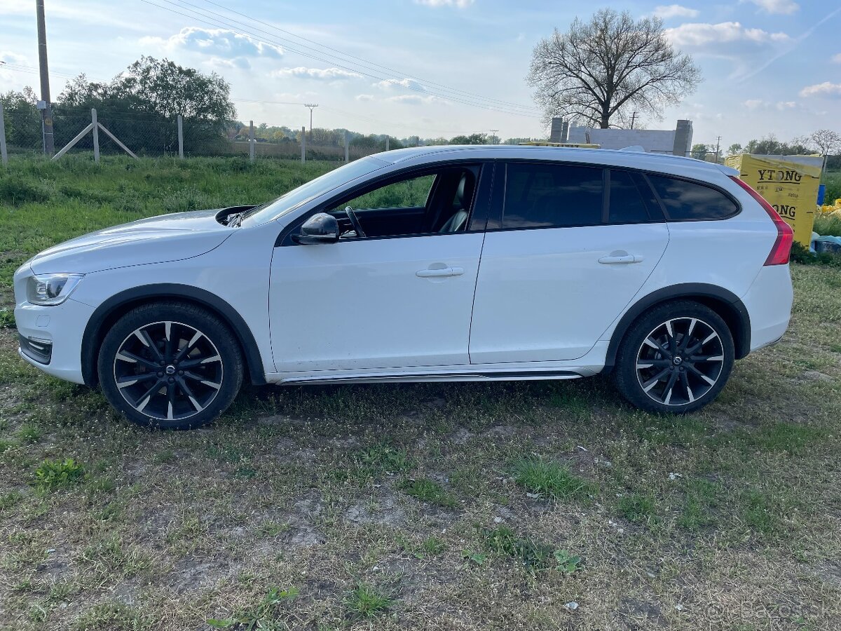 V60 CC D4 AWD polestar polar white