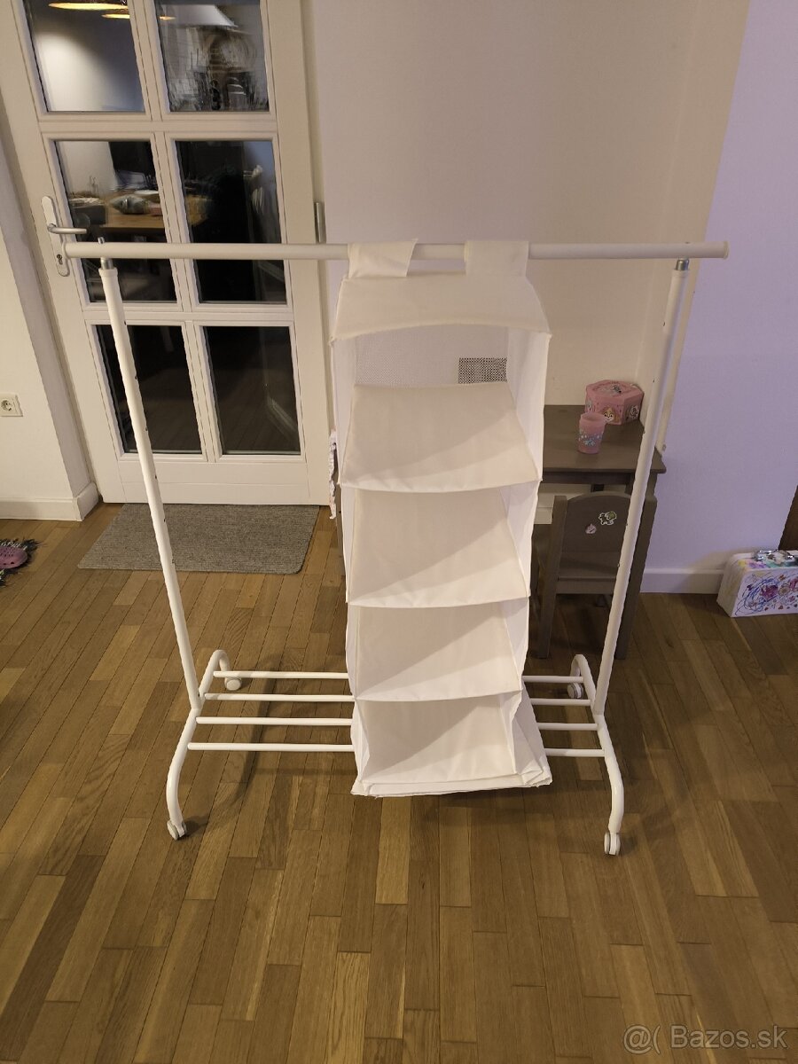 Stojan, vešiak ikea