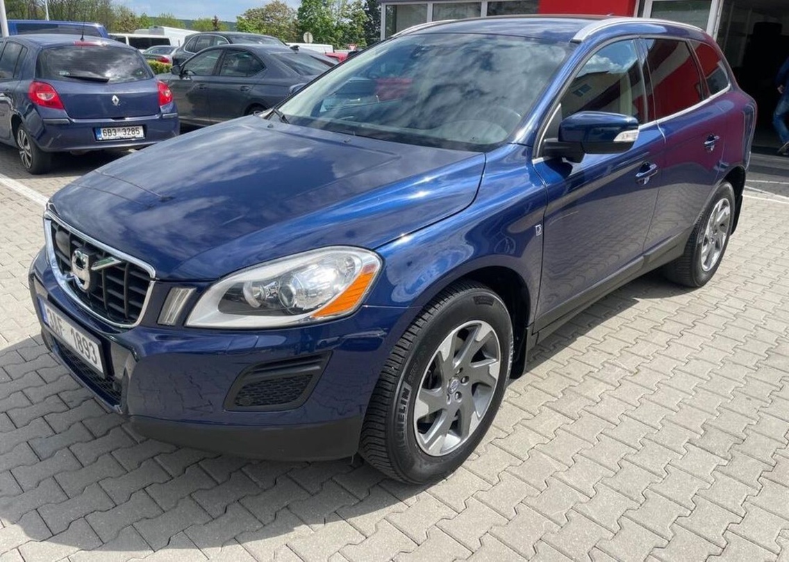 Volvo XC60 2,4D D5,158KW, AWD, OCEAN RACE nafta automat