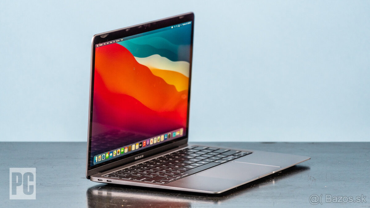 MacBook Air 13" (2020) M1, space gray, 2 roky záruka