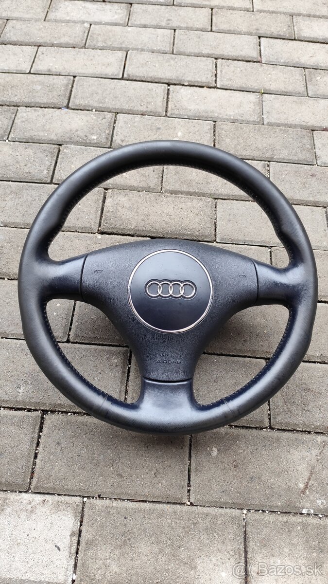 Volant audi a4 b6 modrý