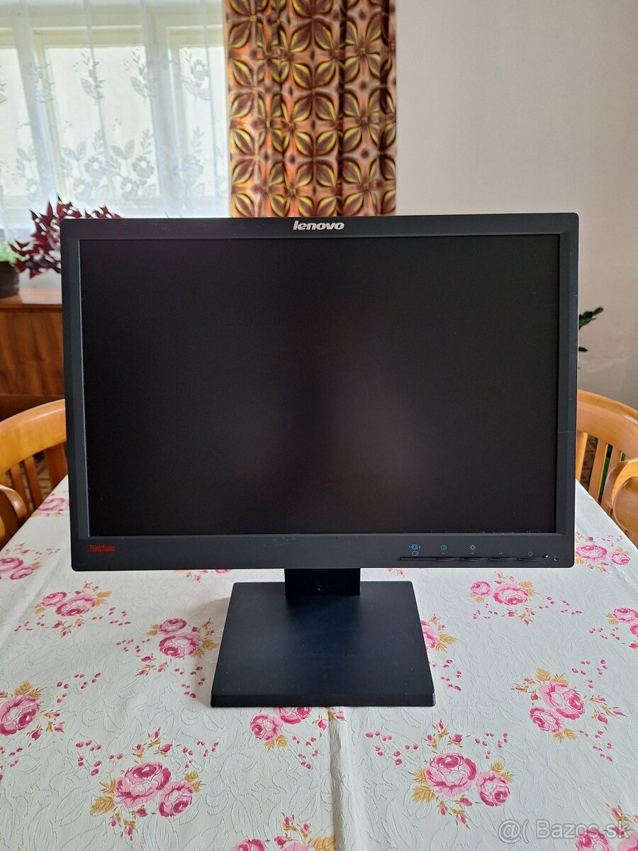 Monitor Lenovo