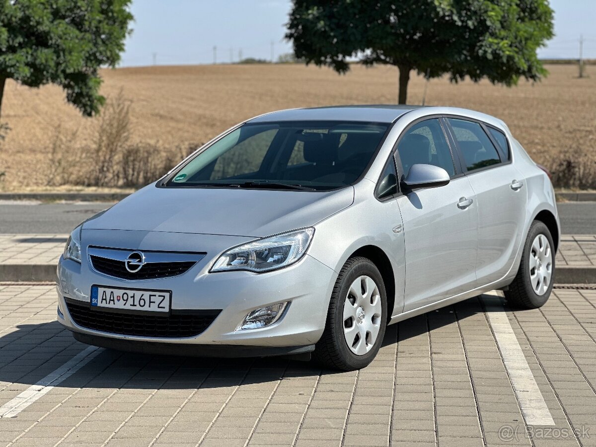 Opel Astra 1.6 benzín automat