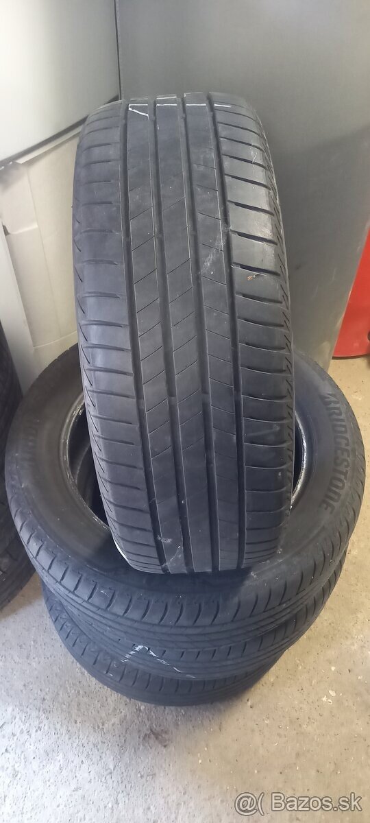 Predám letné pneu Bridgestone 205/55r16