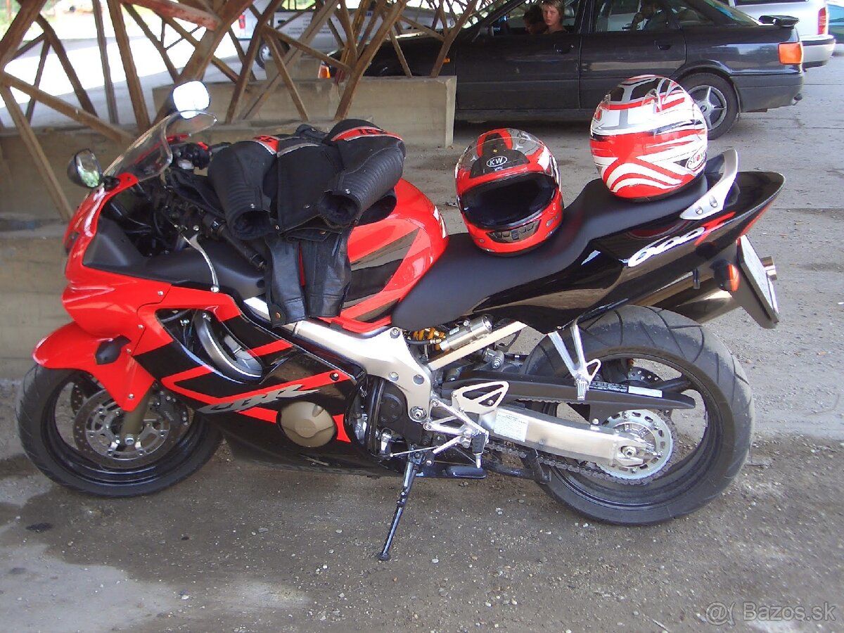 Honda CBR 600 F len s 11 900 km