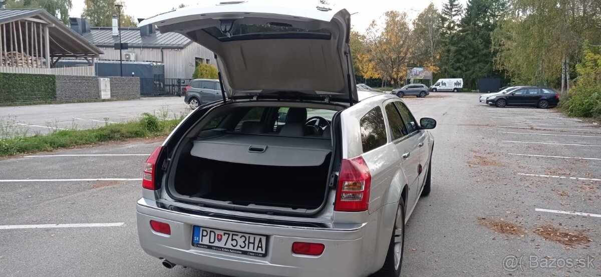 Predám CHRYSLER 300c znížená cena 