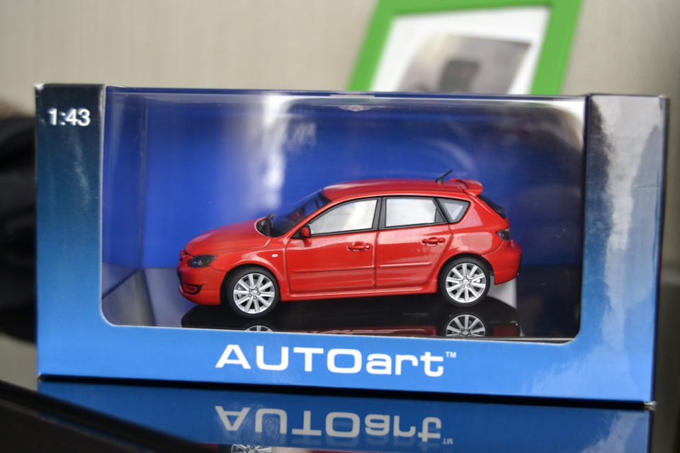 Mazda 3 mps Bk 1:43 autoart model ottomobile kyosho