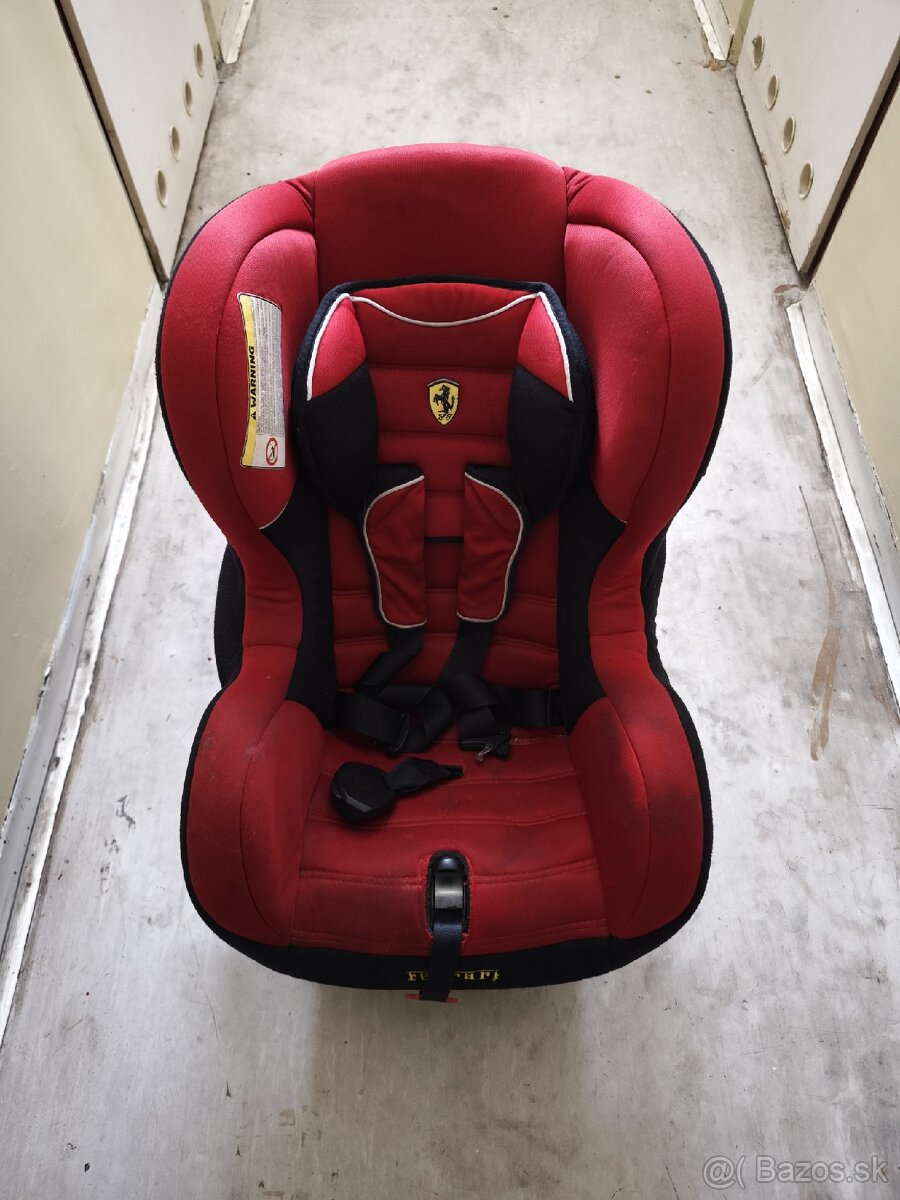 Detská autosedačka Ferrari