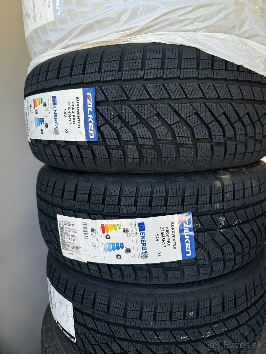 Zimné pneumatiky Falken Eurowinter HSO2 Pro 225/45 R17