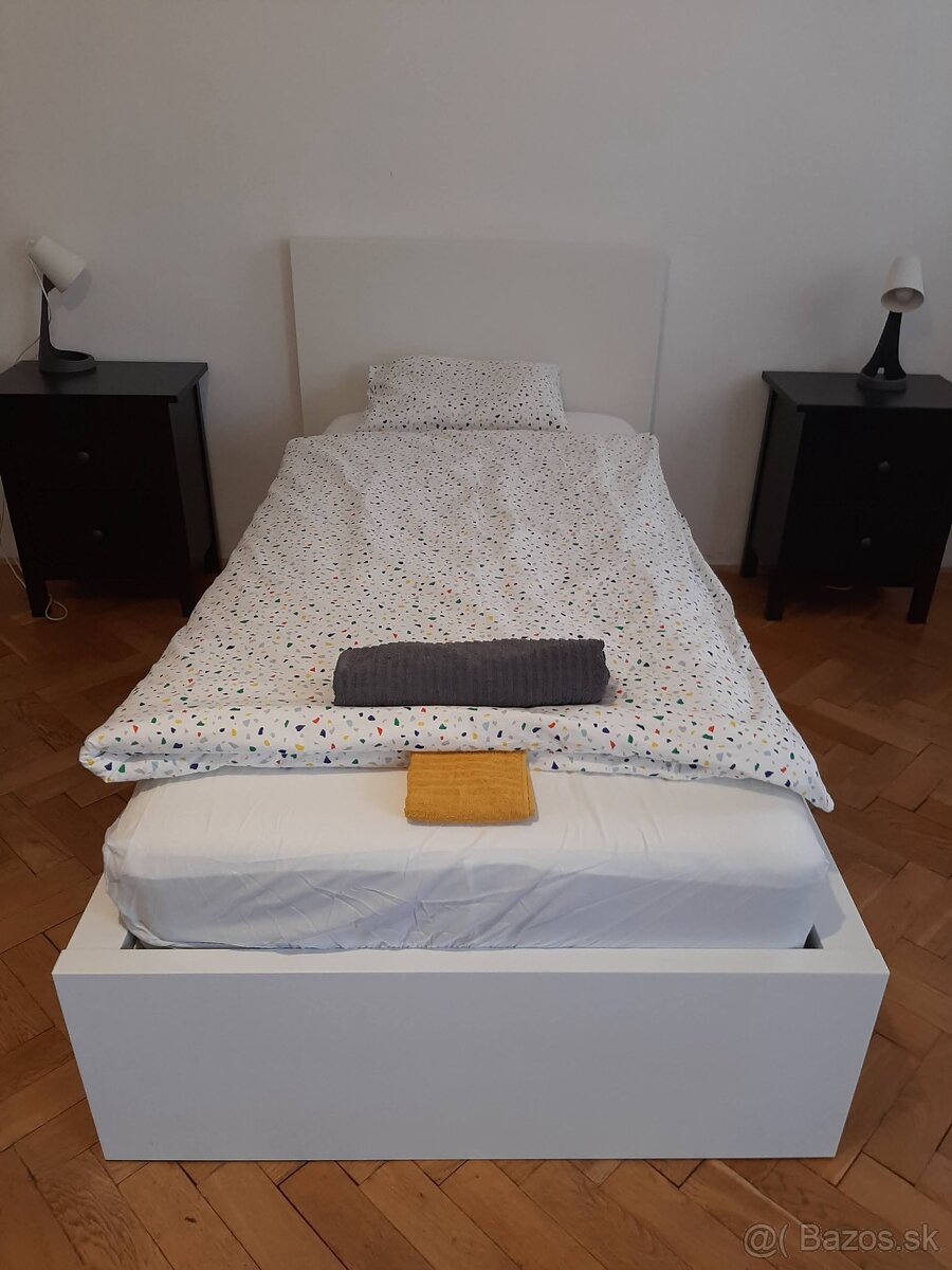 predám postele 2 ks MALM IKEA 90cm + rošt 20 eur