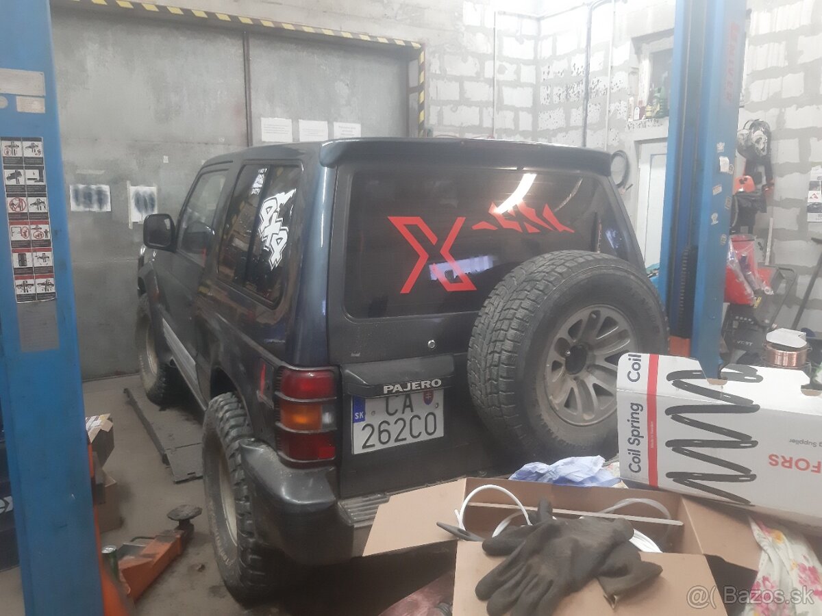 Pajero lift struny