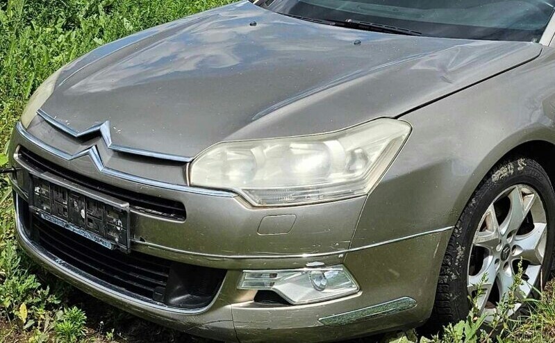 CITROEN C5 2.0 HDI 2009 predám motor, trysky.