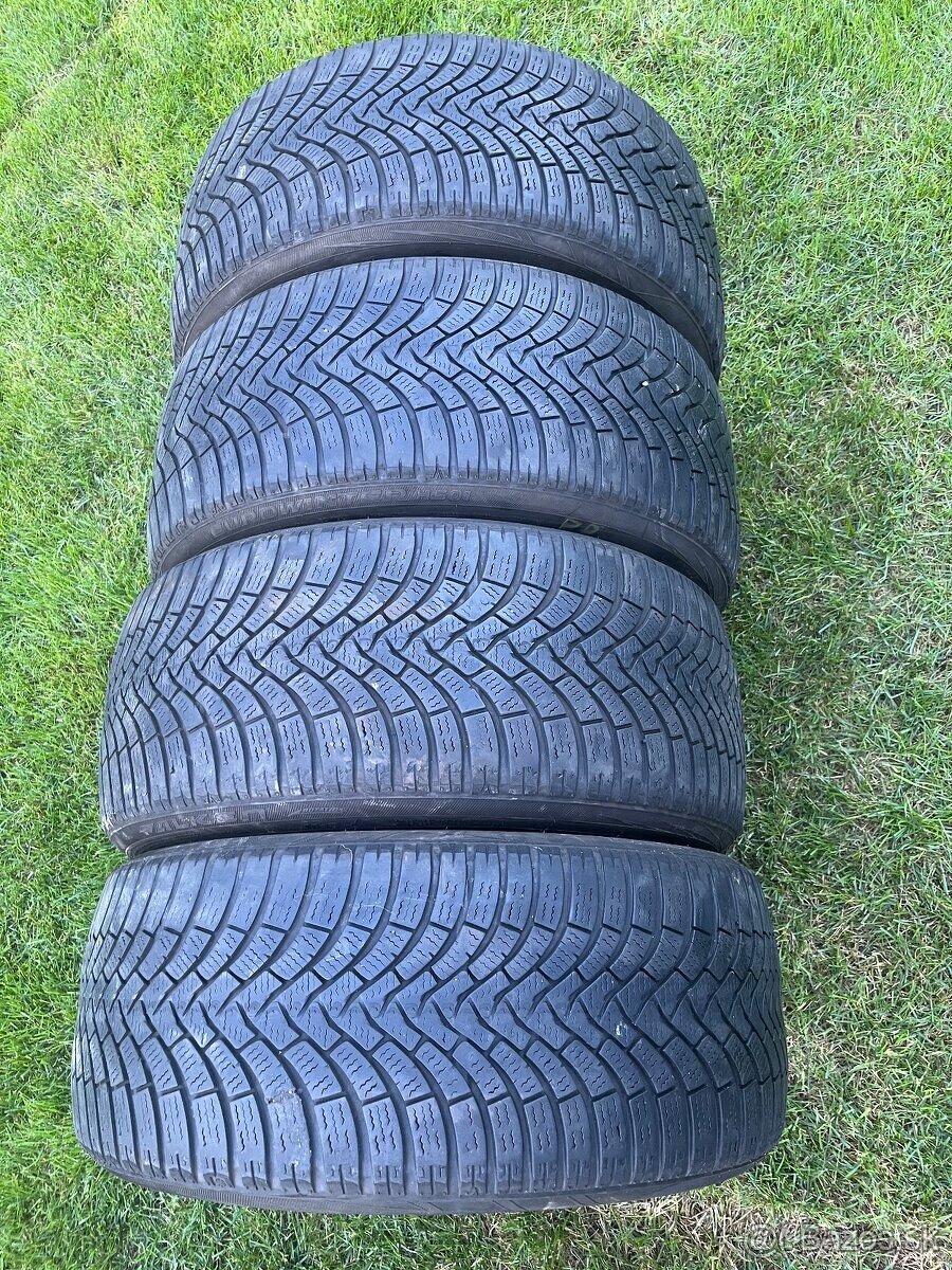 Zimna sada pneu 225/40 R18 Falken rv 2019