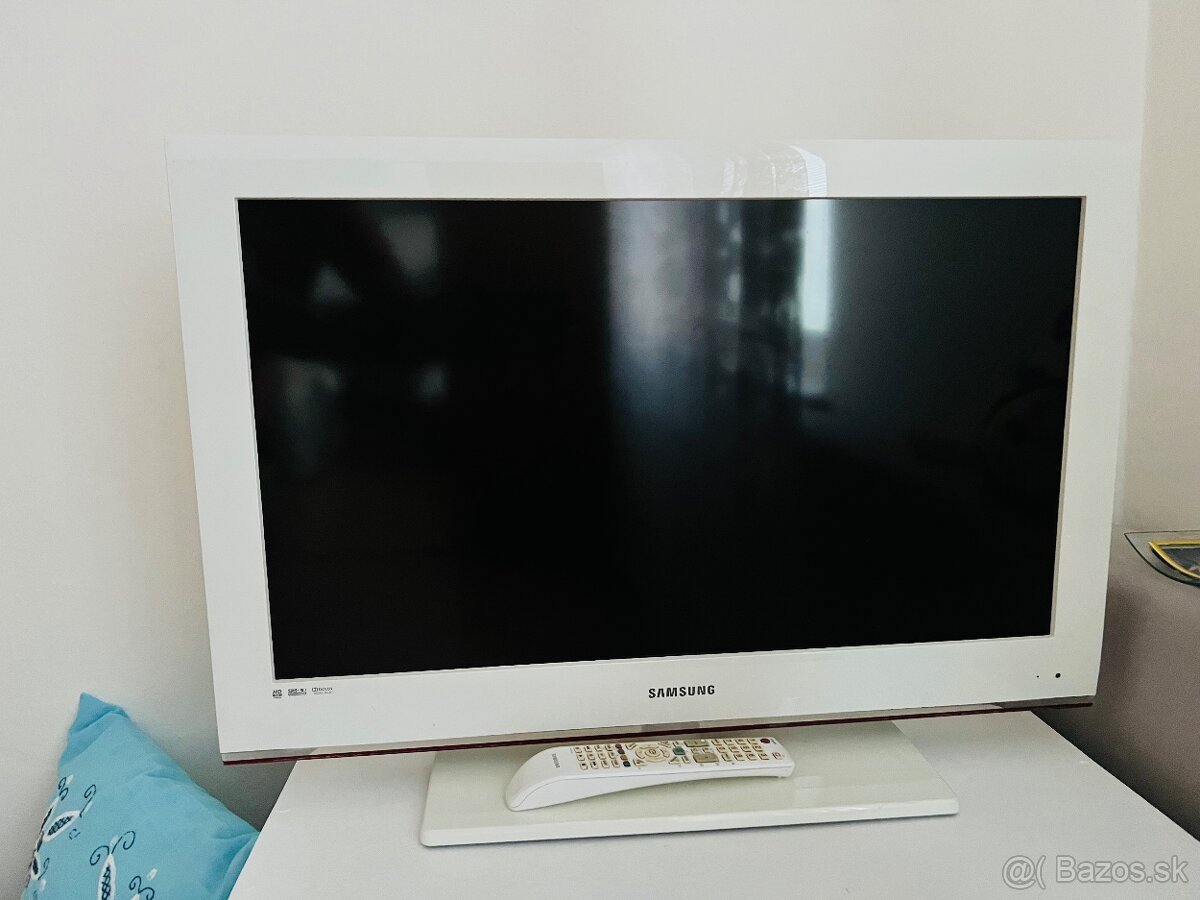 LCD Samsung 82cm