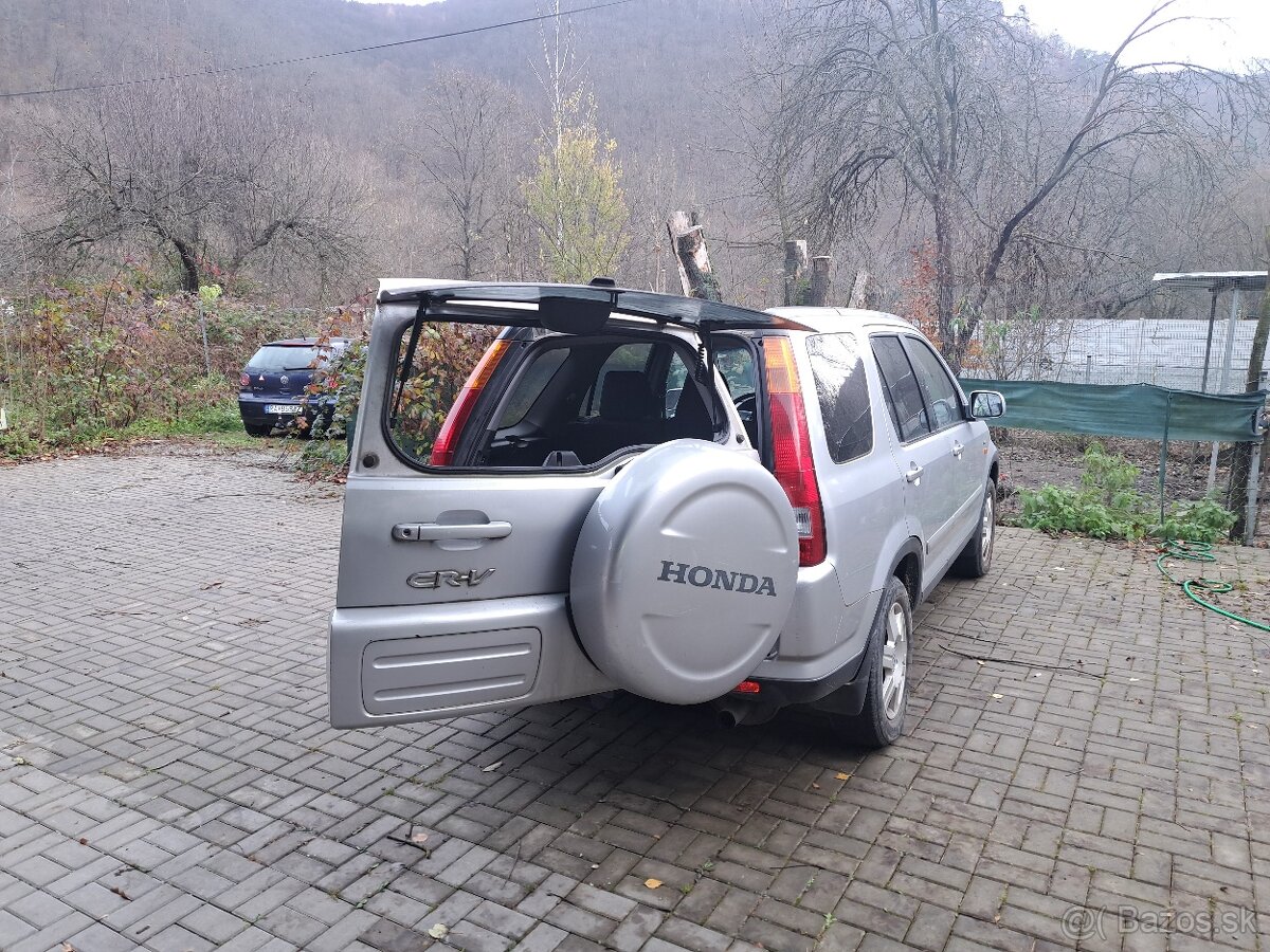 Predám hondu crv  automat 4x4 2003