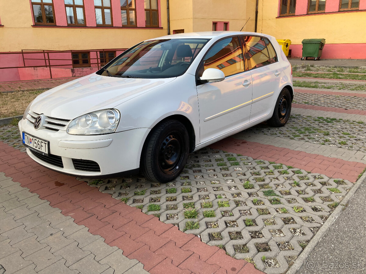 Volkswagen Golf 1,6 benzín - LPG