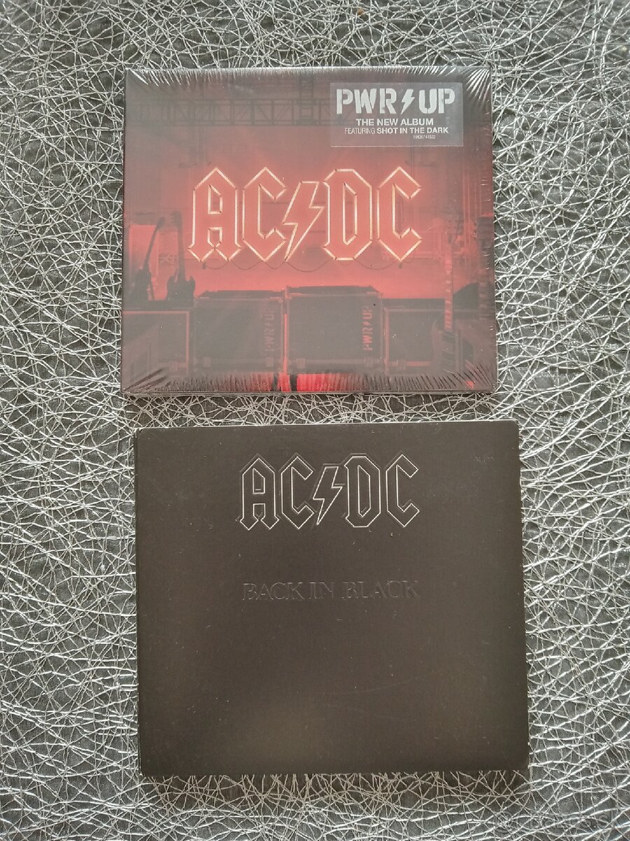 AC/DC.  2x CD.