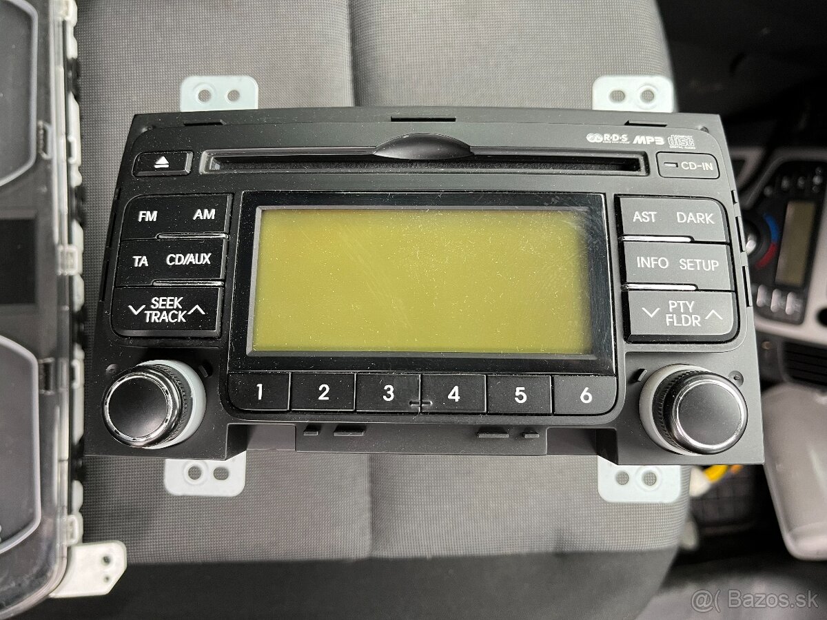 Hyundai i30 07 - 12 radio packa vypinac svetiel stieračov