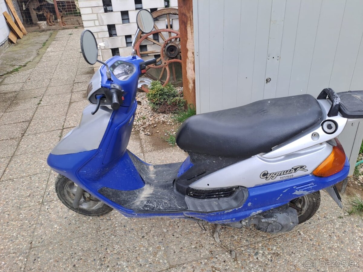 Skúter Yamaha 150