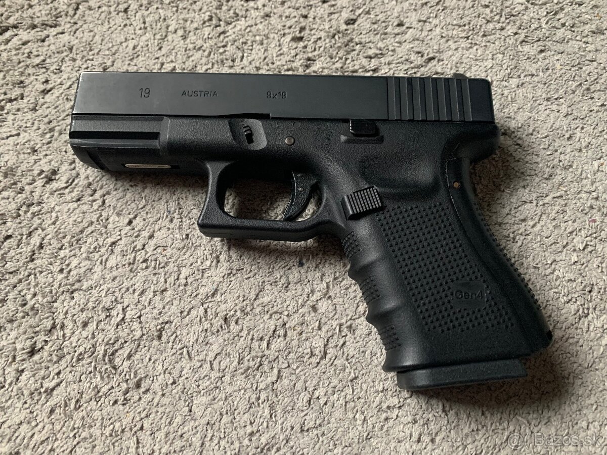 Glock 19 Airsoft Green Gas