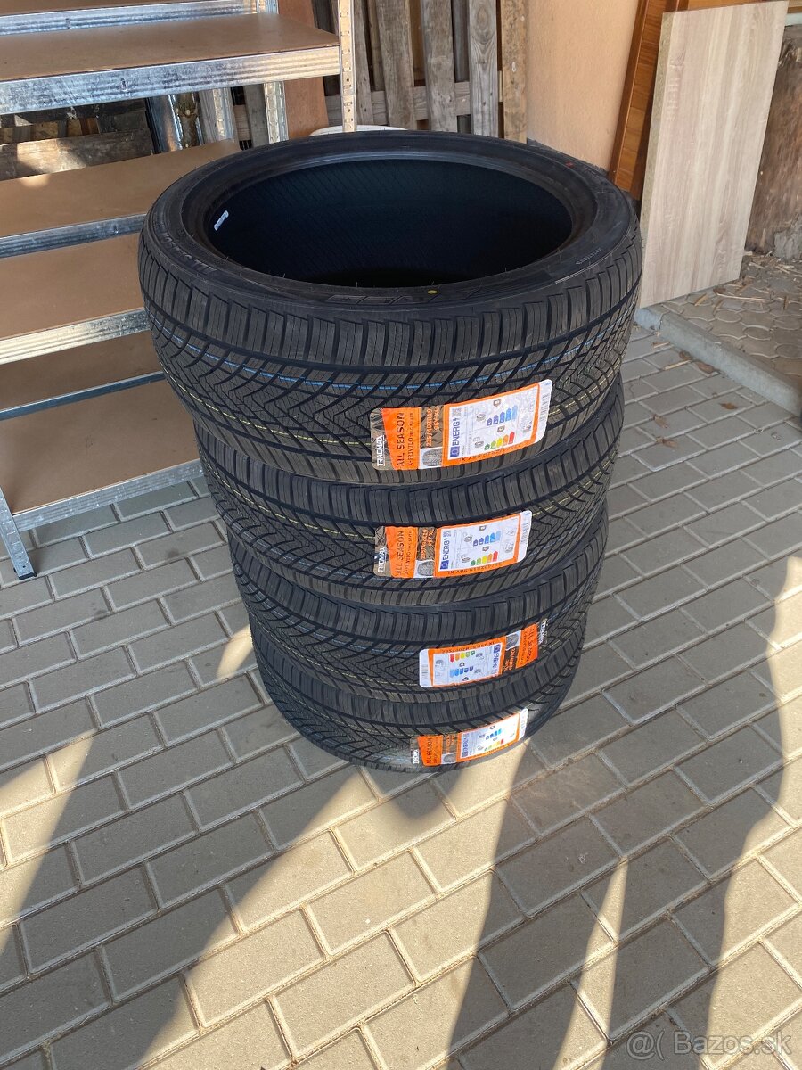 Tracmax A/S Trac Saver 235/40 R19 96 Y