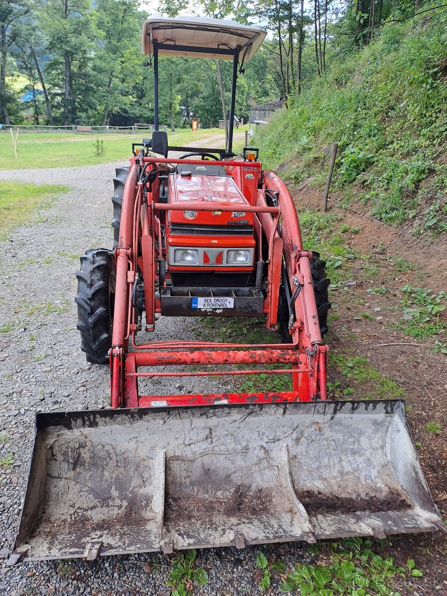 Traktor s nakladačom