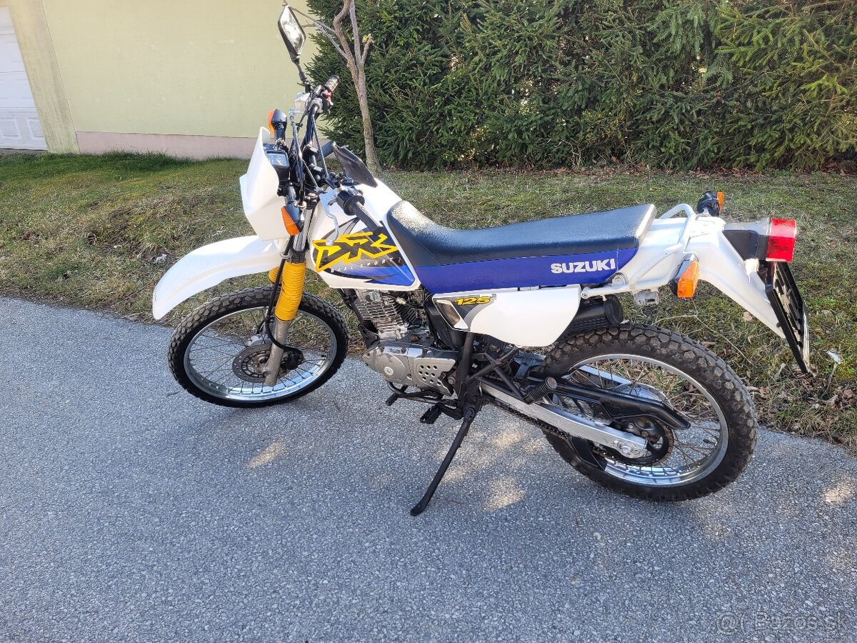 Suzuki DR 125 SE elektrický štartér