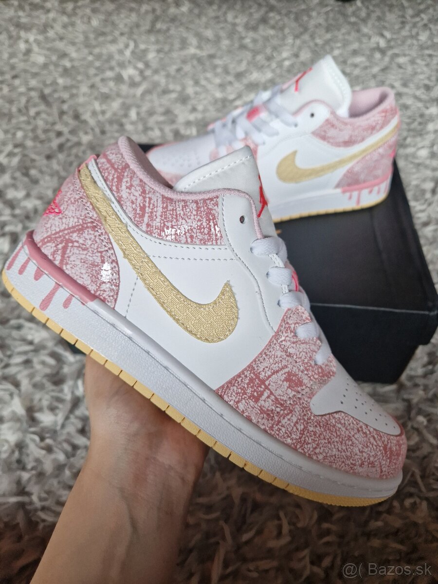 Nike Air Jordan 1 Low SE(GS)