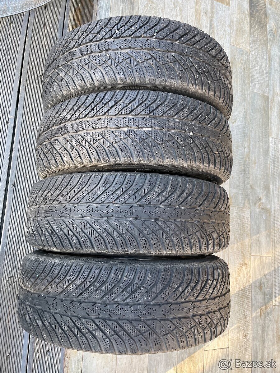 Zimne pneu 215/65 R16 , rv 2021