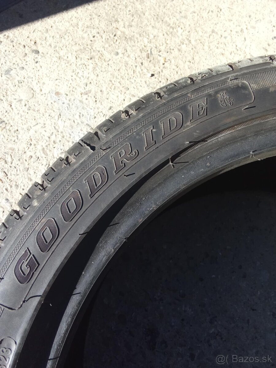 Predám letne pneu 245/40 R18