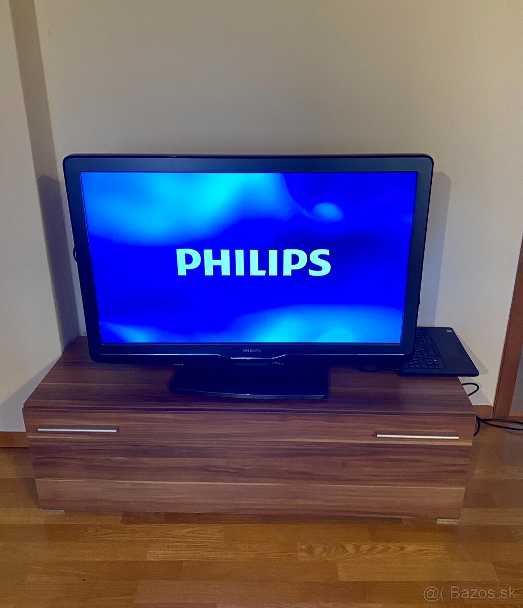 ♦ Televízor Philips    37" (94 cm) ♦