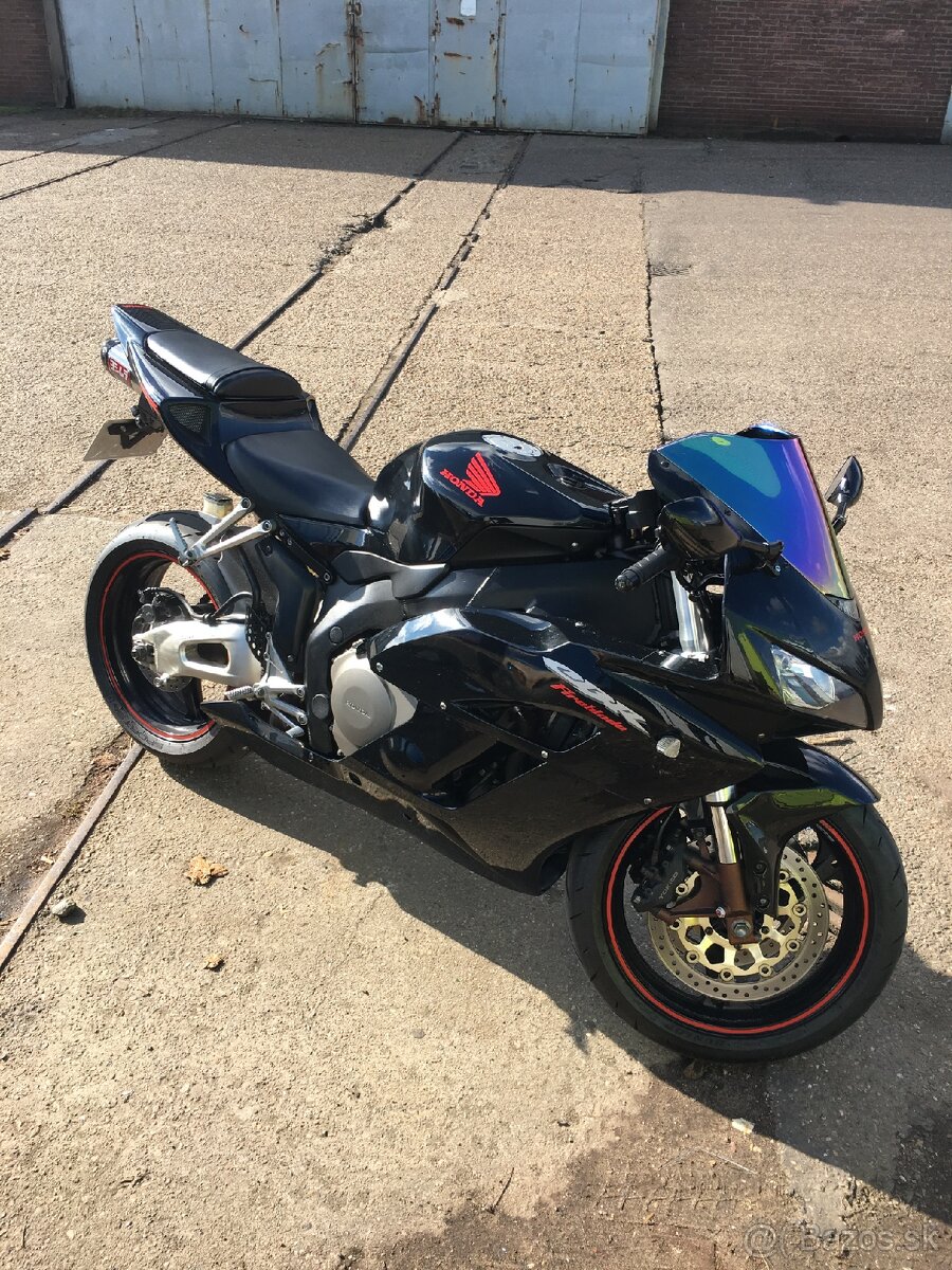 Honda cbr1000rr fireblade 2004