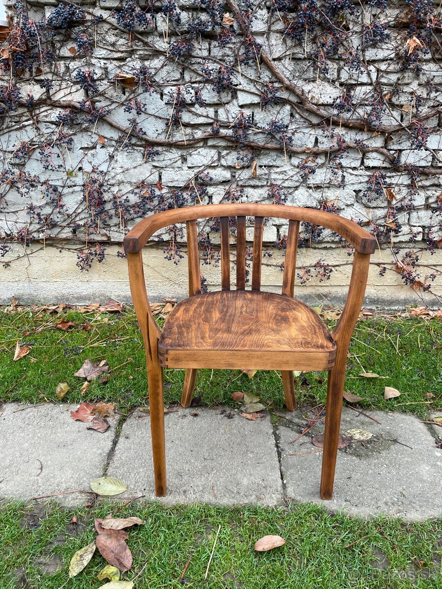 thonet stolicka