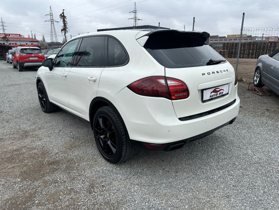 Predám porsche Cayenne 3.0d