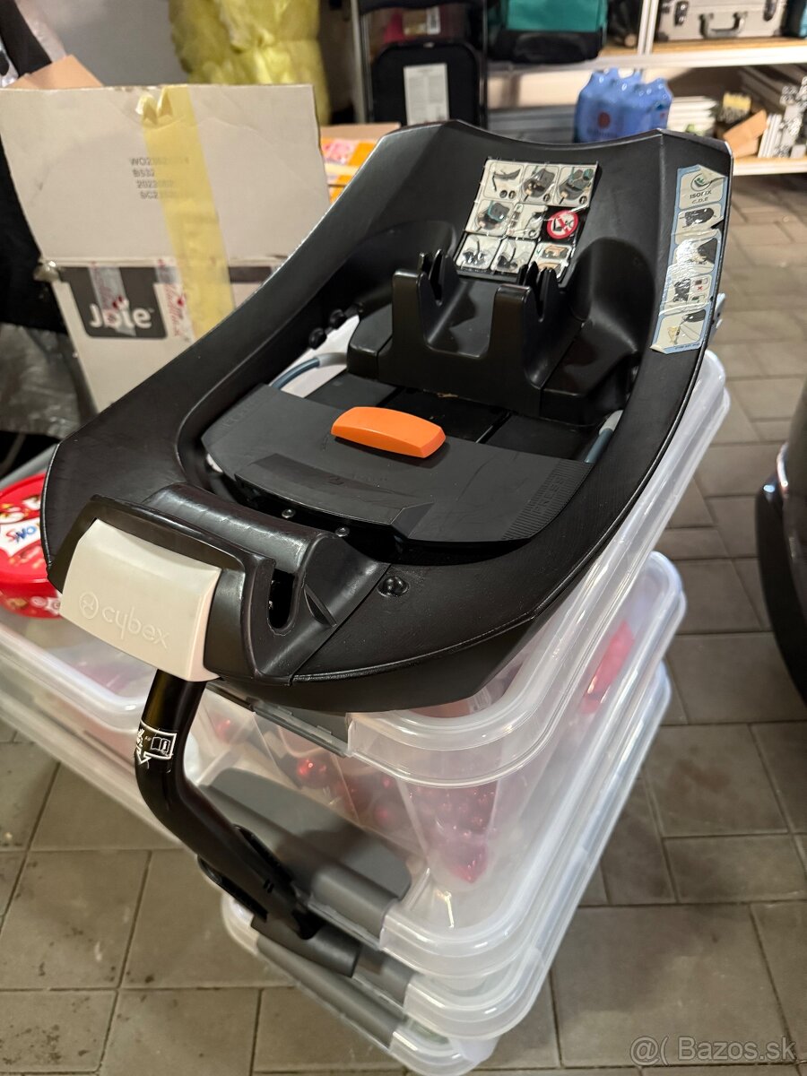 Cybex Aton 5 + isofix