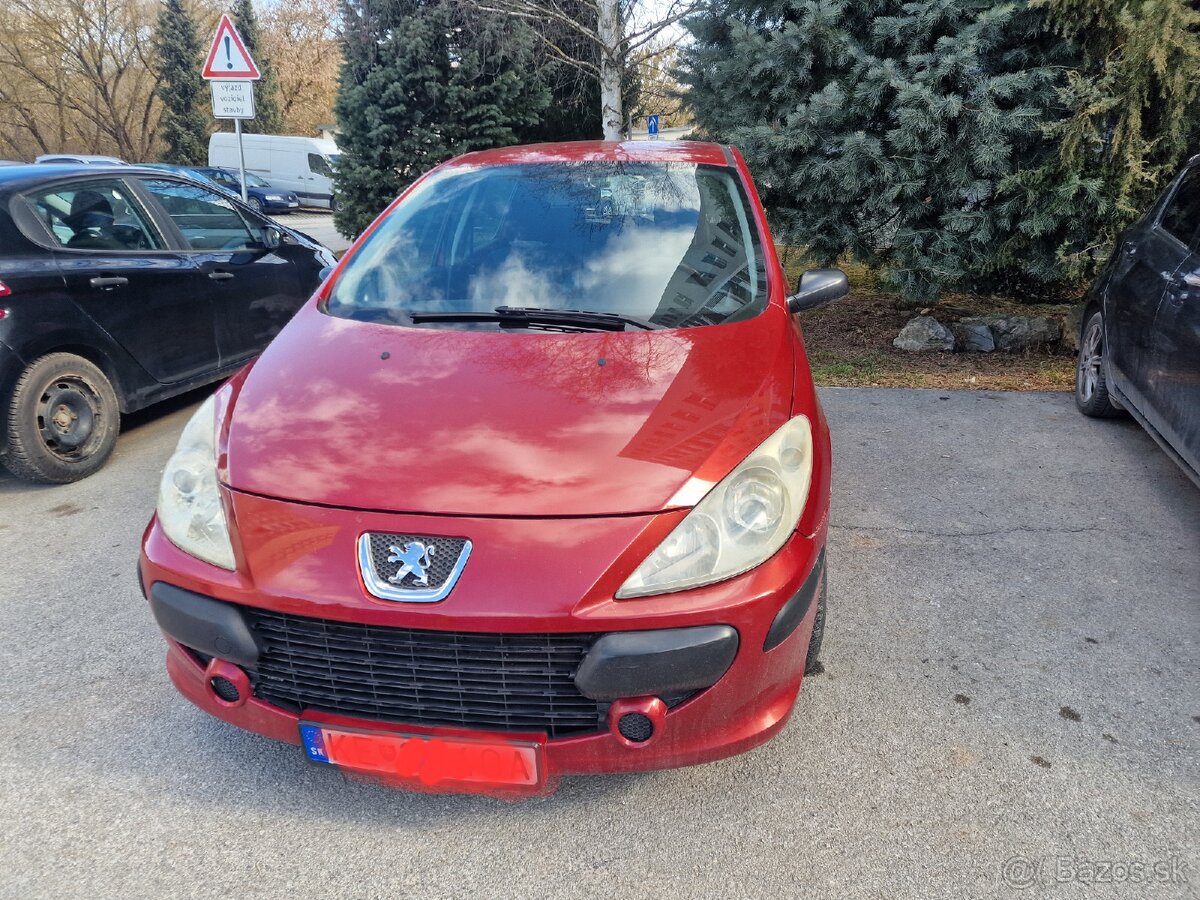 Predám Peugeot 307 1.4 benzin 2005