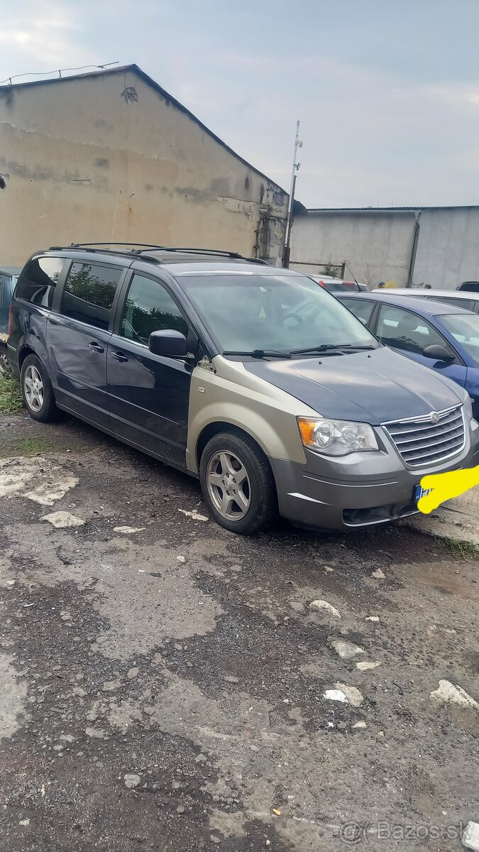 Rozpredám chrysler grand voyager 2.8crdi 120kw rt rok 09