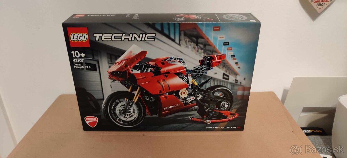 LEGO Technic 42107 Ducati Panigale V4 R