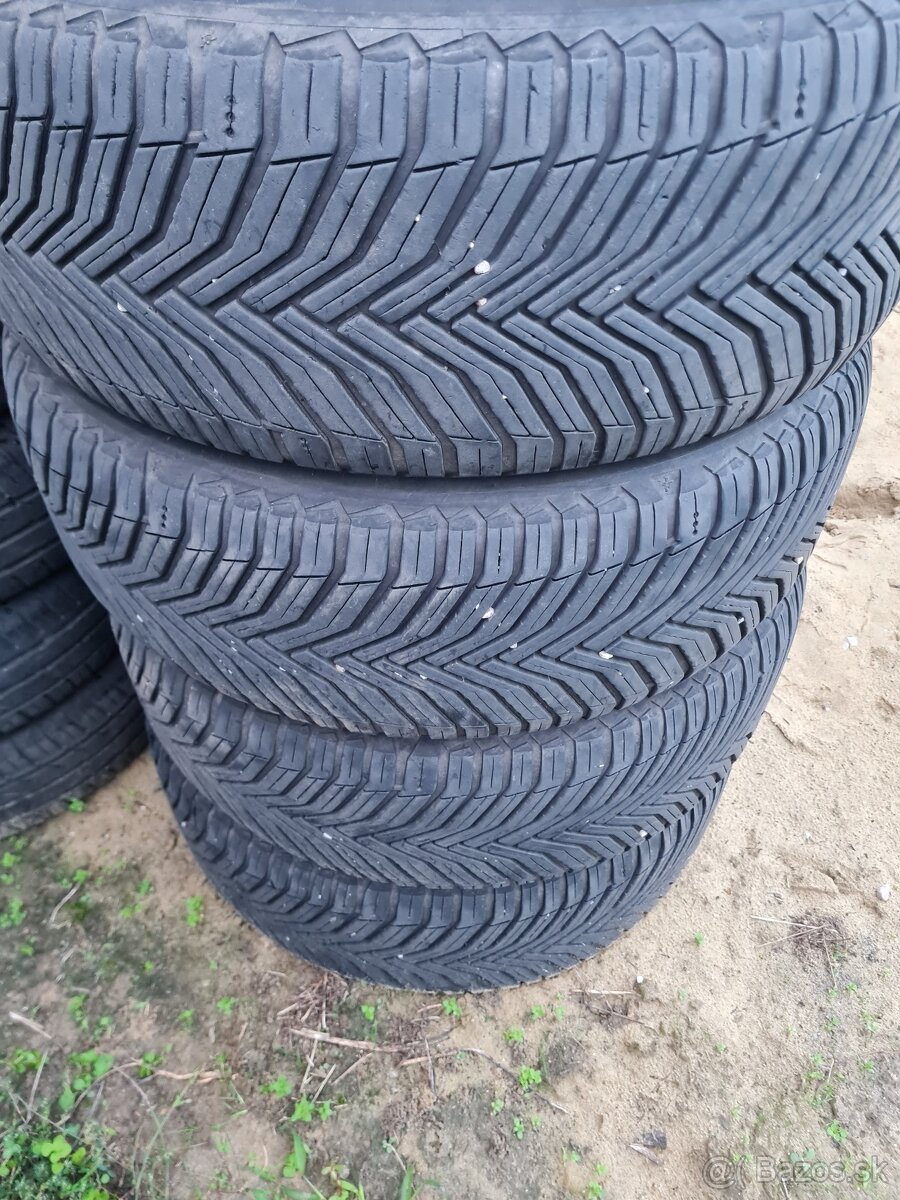 Predám celoročné pneumatiky michelin 225/55 r18