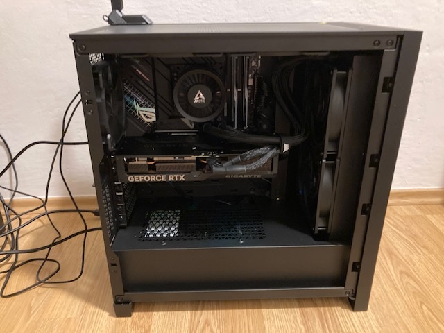 PC -   i7  14700Kf  - RTX 4070  -  klávesnica/myš.