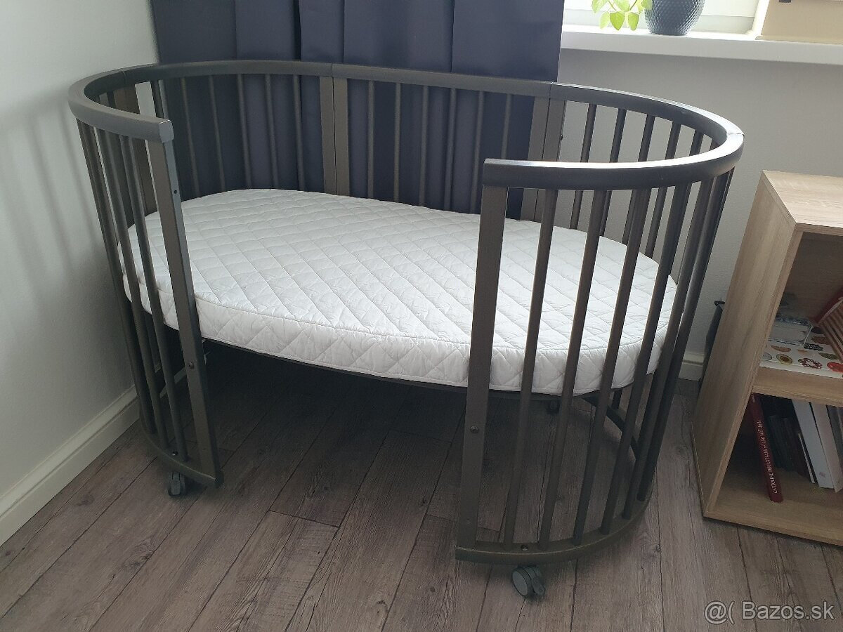 Stokke postielka Sleepi Hazy grey vrátane príslušenstva