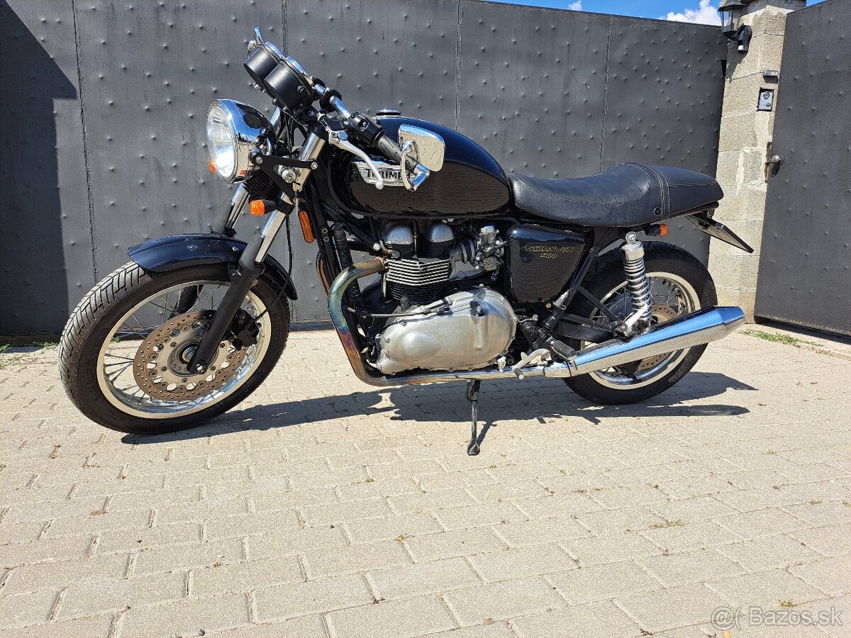 Triumph bonneville truxton