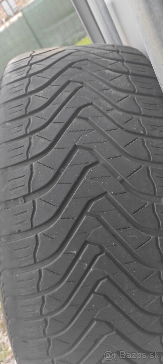 Pneu celoročne 265/45 R20  2 ks