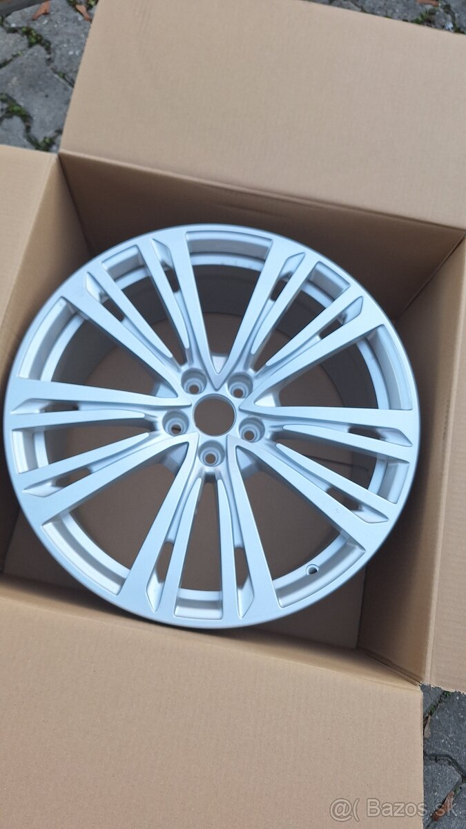 ORIGINAL AUDI DISKY 5x112 R20. 9J ET 40 NOVE.