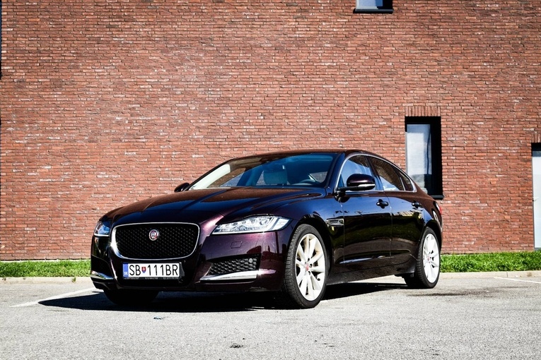 Jaguar XF 2.0D I4 180k Auto Prestige AWD